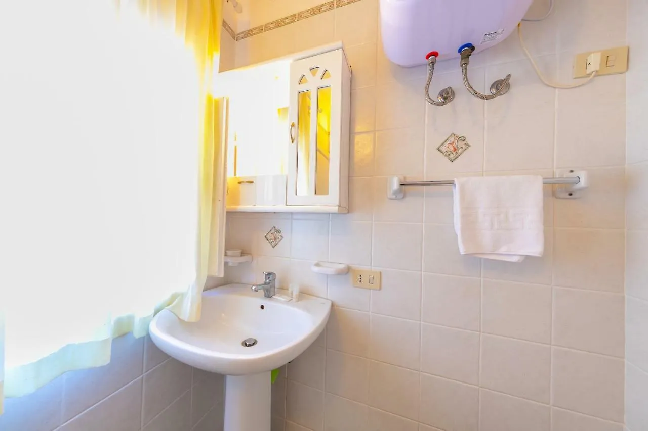 Apartment Le Case Del Cortile Hotel Cefalu